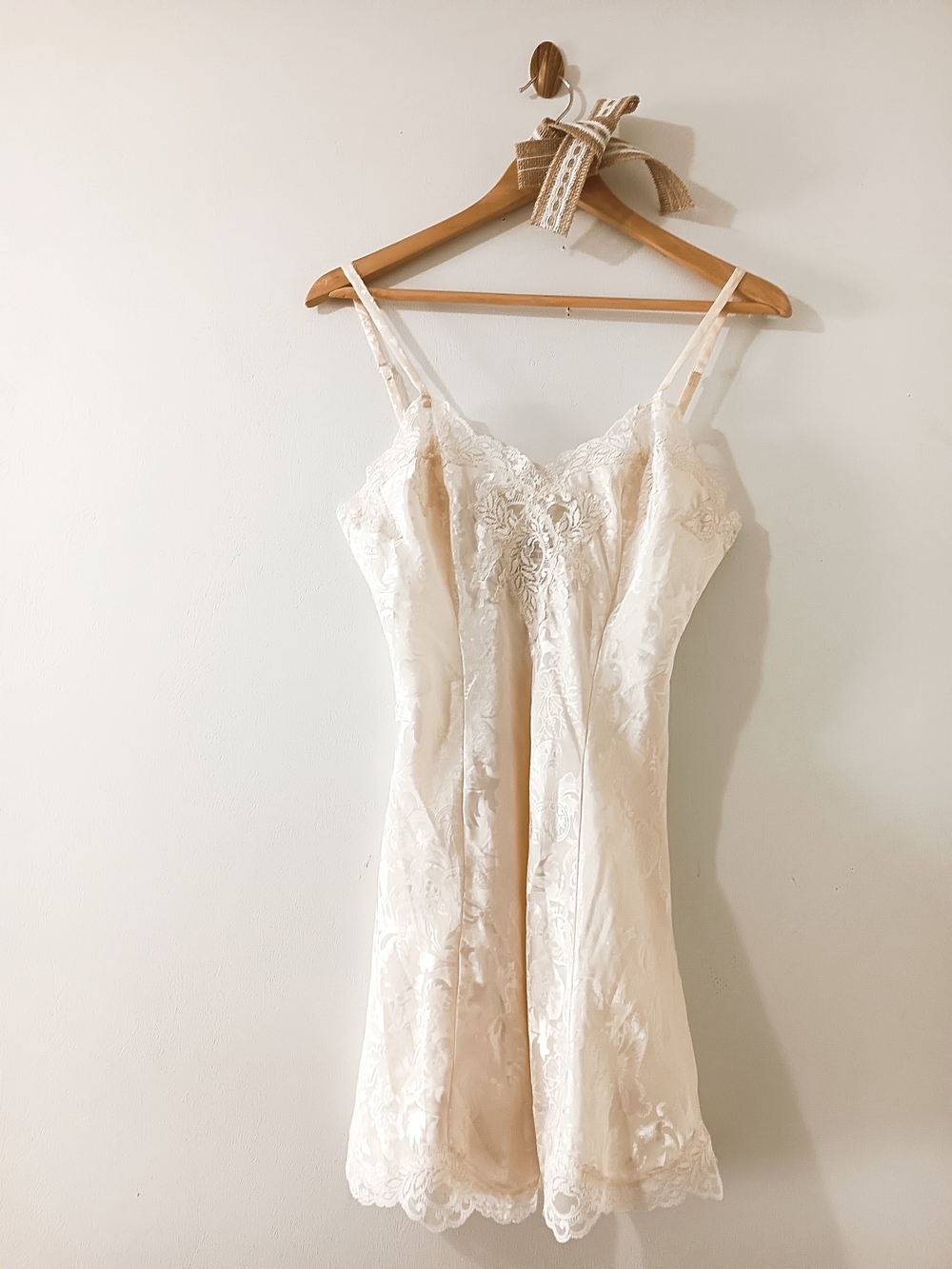 Vintage Victoria's Secret 80s Gold Label Cream Lace Chemise Mini Slip Dress - Picture 7 of 7